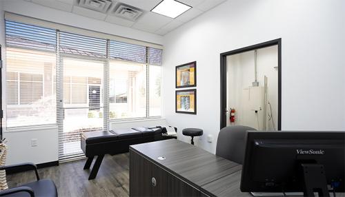 Chiropractic-Bentonville-AR-Treatment-Office